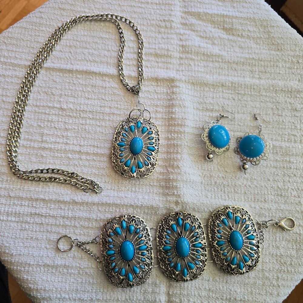Vintage Turquoise & Silver 3-Piece Necklace, Bracelet and Earring Set​​
